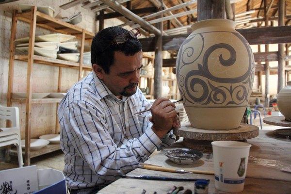 中非陶瓷文化艺术交流项目系列报道之五——青花装饰交流活动在三宝国